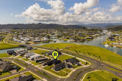 Photo of property in 4 Ngaroma Crescent, Whitianga, 3510