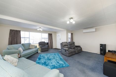 Photo of property in 1 Calder Place, Feilding, 4702