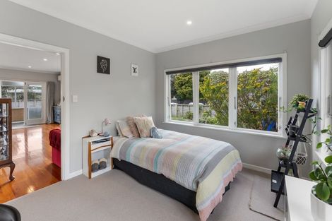 Photo of property in 12 Rawene Street, Waikanae, 5036