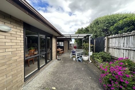 Photo of property in 28 Seamount Drive, Red Beach, 0932