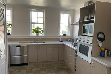 Photo of property in 14 Selwyn Terrace, Thorndon, Wellington, 6011