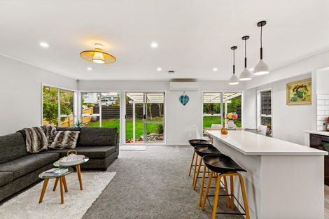 Photo of property in 17 Malmo Place, Massey, Auckland, 0614