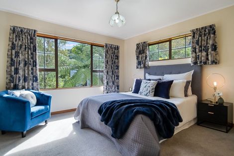 Photo of property in 5 Thatcher Crescent, Crofton Downs, Wellington, 6035