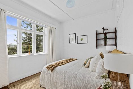 Photo of property in 28 Beacon Hill Road, Strathmore Park, Wellington, 6022