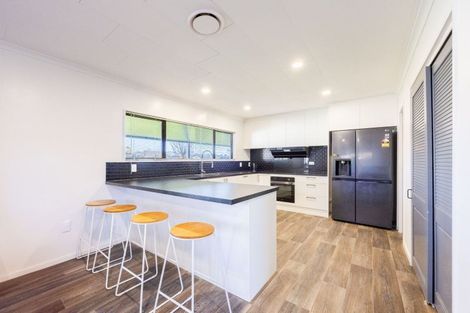 Photo of property in 20 Shanly Street, Waipawa, 4210