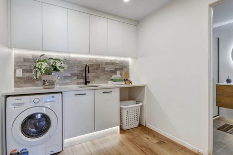 Photo of property in 111 Salamanca Road, Sunnynook, Auckland, 0620