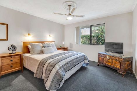 Photo of property in 3 Caroline Crescent, Highbury, Palmerston North, 4412