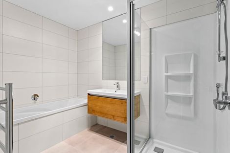 Photo of property in 28 Viridian Avenue, Rosehill, 2113