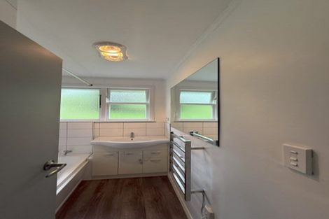 Photo of property in 6 Gloucester Street, Cannons Creek, Porirua, 5024