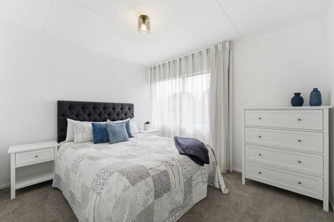 Photo of property in 2/26 Sunward Rise, Glenfield, Auckland, 0629