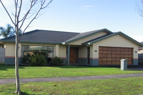 Photo of property in 5 Nier Place, East Tamaki Heights, Auckland, 2016