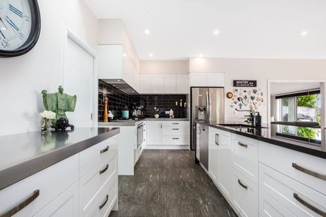 Photo of property in 10 Madeira Close, Whitby, Porirua, 5024