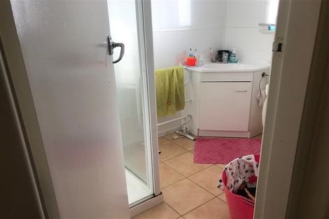 Photo of property in 40 Tahi Terrace, Glen Eden, Auckland, 0602