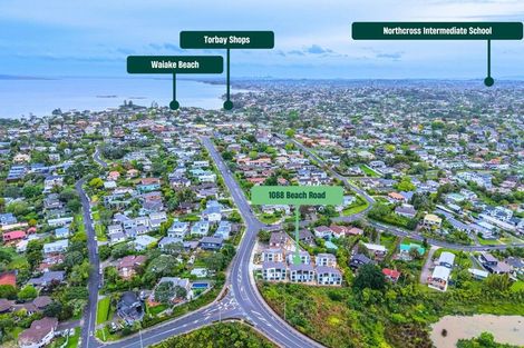 Photo of property in 3/1088 Beach Road, Torbay, Auckland, 0630