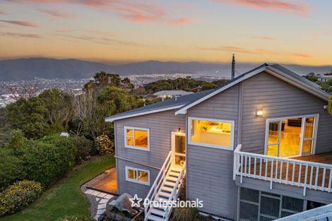 Photo of property in 13 Wilson Grove, Normandale, Lower Hutt, 5010