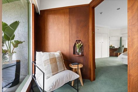 Photo of property in 16 Howard Road, Taradale, Napier, 4112