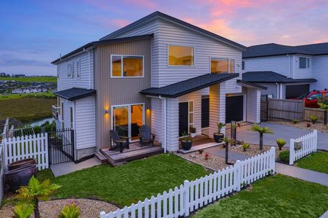 Photo of property in 26 Cassidy Drive, Orewa, 0931