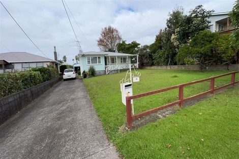 Photo of property in 1 Rewarewa Road, Te Atatu Peninsula, Auckland, 0610