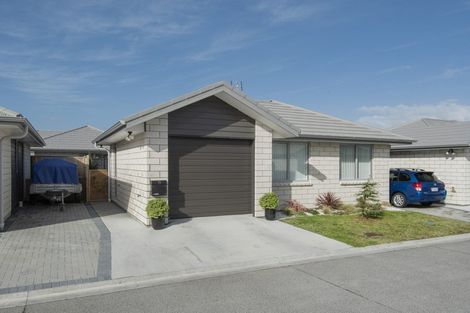 Photo of property in 11 Lance Way, Papamoa, 3118