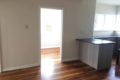 Photo of property in 50 Fruitvale Road, New Lynn, Auckland, 0600