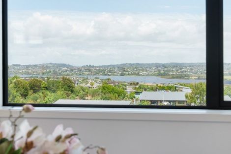 Photo of property in 76 Maire Road, Orewa, 0931