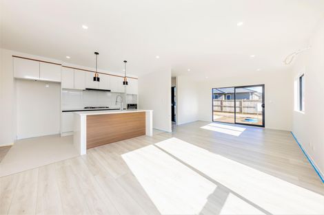 Photo of property in 15 Tuuhura Road, Pukekohe, 2120