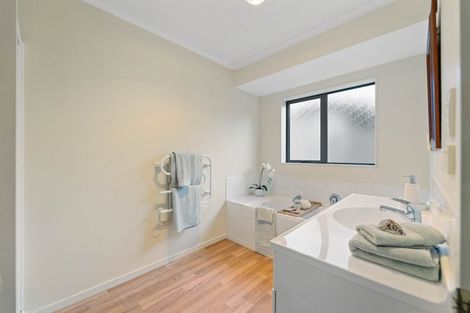 Photo of property in 21 Vaucluse Drive, Nukuhau, Taupo, 3330