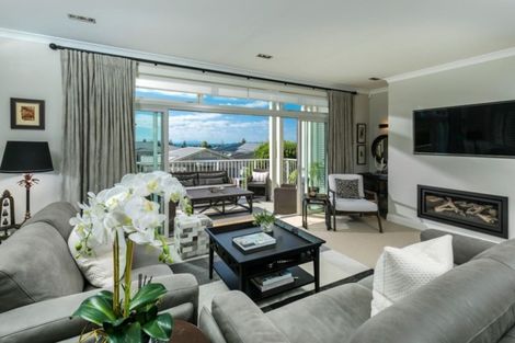 Photo of property in 15 Landmark Terrace, Orewa, 0931