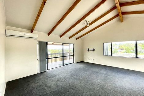 Photo of property in 10 Loughanure Place, Massey, Auckland, 0614