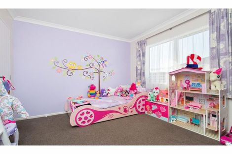 Photo of property in 19 Magnolia Drive, Waiuku, 2123