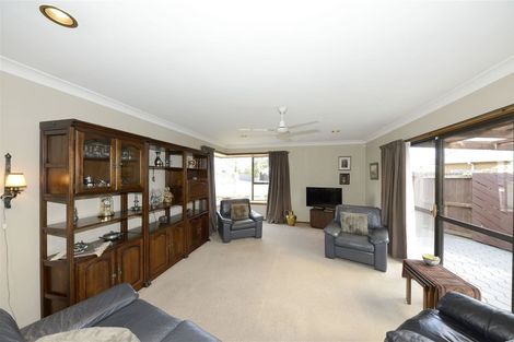 Photo of property in 15 Kamahi Place, Bishopdale, Christchurch, 8051