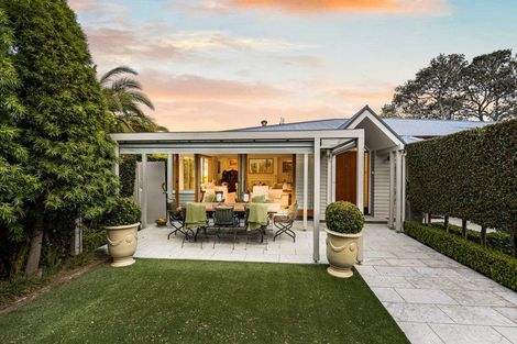 Photo of property in 43 Hauraki Road, Hauraki, Auckland, 0622