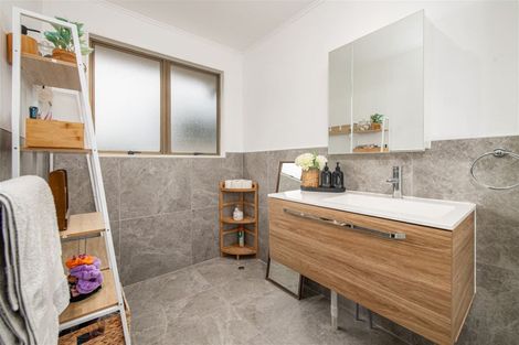 Photo of property in 8 Forest Hill Road, Henderson, Auckland, 0612