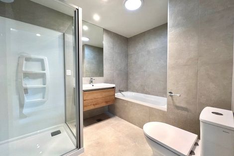 Photo of property in 10 Park Green Avenue, Rosehill, 2113