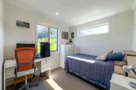 Photo of property in 72 Neavesville Road, Puriri, Thames, 3578