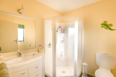 Photo of property in 2a Cambridge Terrace, Taradale, Napier, 4112