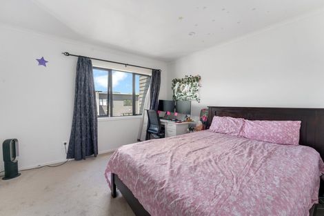 Photo of property in 19/9u Surrey Street, Tawa, Wellington, 5028