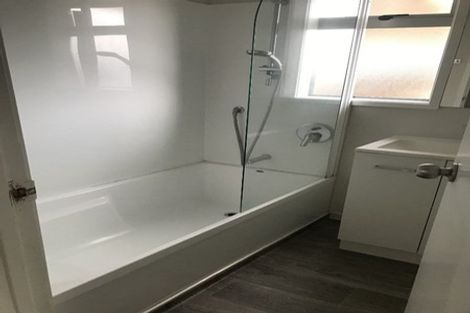 Photo of property in 10a Cambridge Road, Manurewa, Auckland, 2102