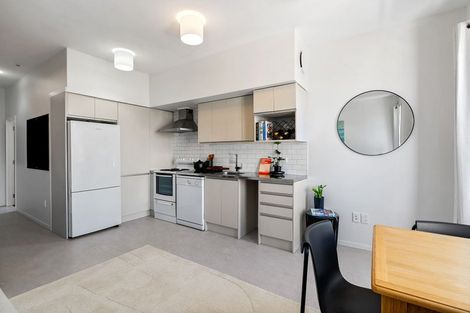 Photo of property in 33 Karo Drive, Te Aro, Wellington, 6011