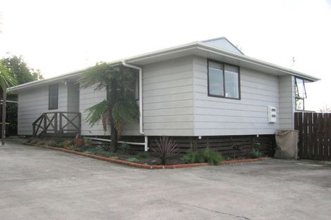 Photo of property in 27 Glen Close, Glen Eden, Auckland, 0602