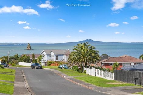 Photo of property in 1/5 Zita Avenue, Matakatia, Whangaparaoa, 0930