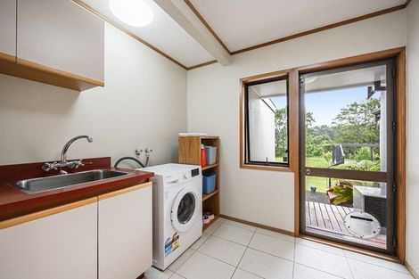 Photo of property in 132 Taupaki Road, Taupaki, Henderson, 0782