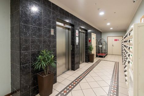 Photo of property in Atrium Apartments, 2h/154 The Terrace, Wellington Central, Wellington, 6011