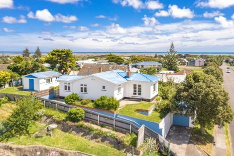 Photo of property in 50 Manuka Street, Castlecliff, Whanganui, 4501