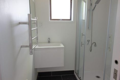 Photo of property in 1/19 Tree View Avenue, Glenfield, Auckland, 0629