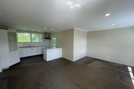 Photo of property in 2/1 Bronwyn Place, Torbay, Auckland, 0630
