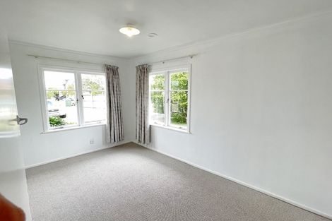 Photo of property in 2 Marlene Avenue, Te Atatu South, Auckland, 0610