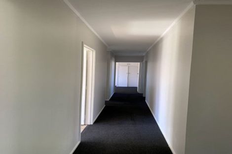 Photo of property in 13 Woodstock Road, Forrest Hill, Auckland, 0620