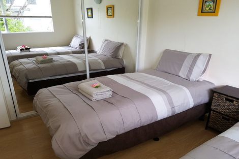 Photo of property in 9/18 Parr Terrace, Castor Bay, Auckland, 0620