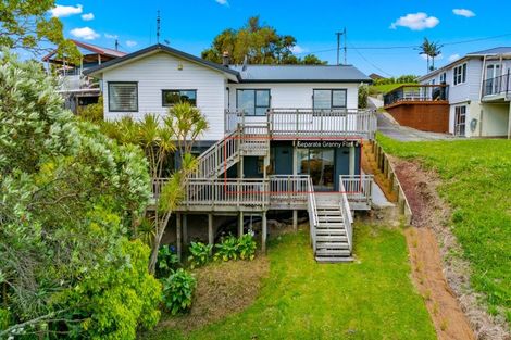 Photo of property in 26 Moffat Road, Red Beach, 0932